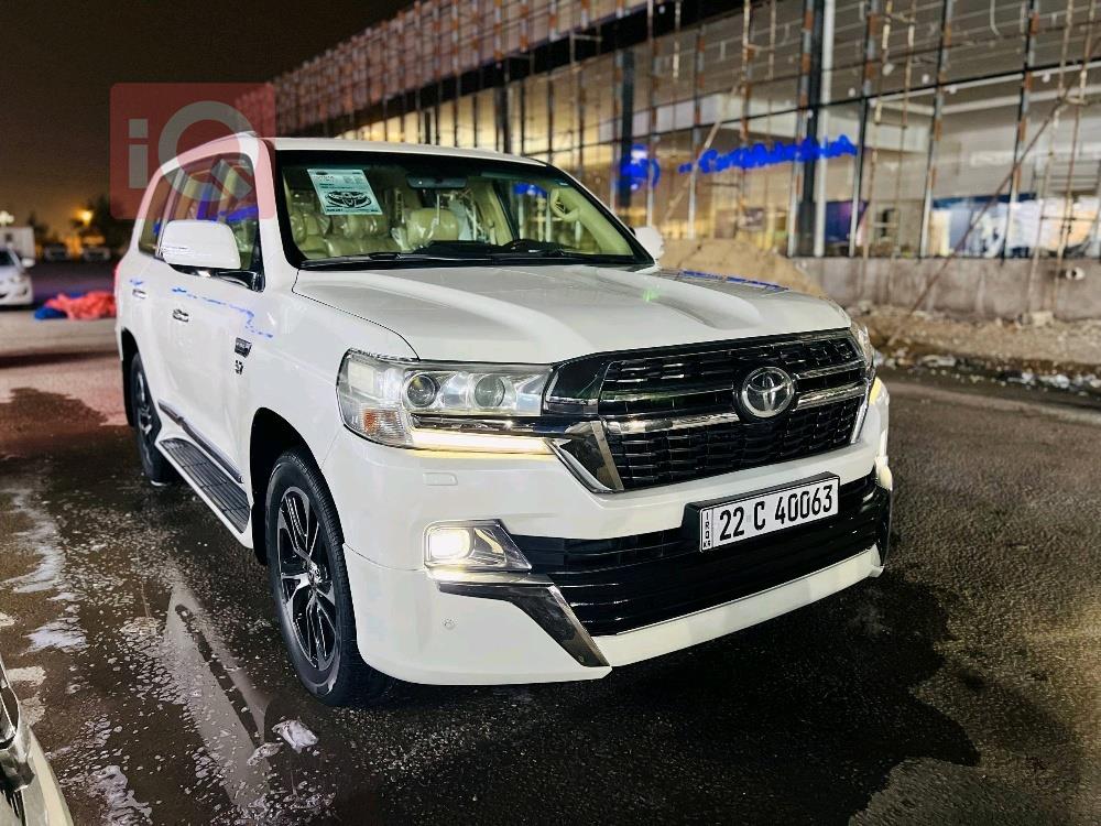 تويوتا لاندكروزر